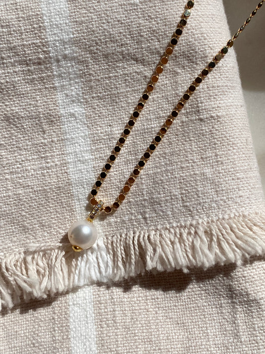 Paloma pearl necklace
