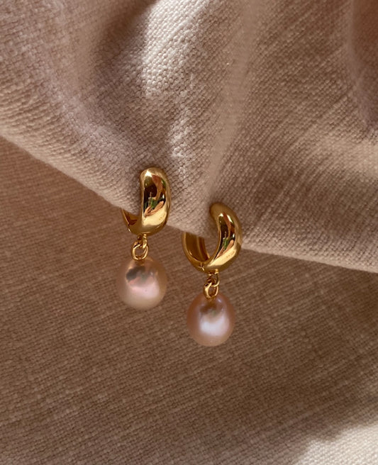 Sunday pearls dangle earrings