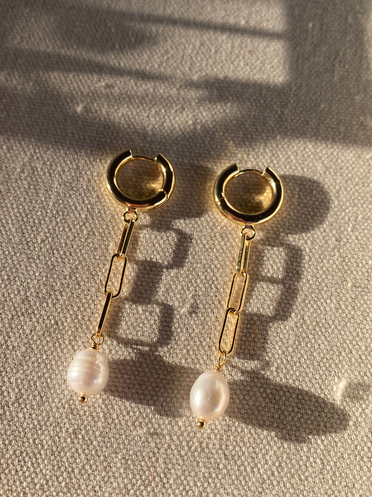 Lori dangle earrings