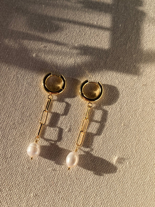 Lori dangle earrings