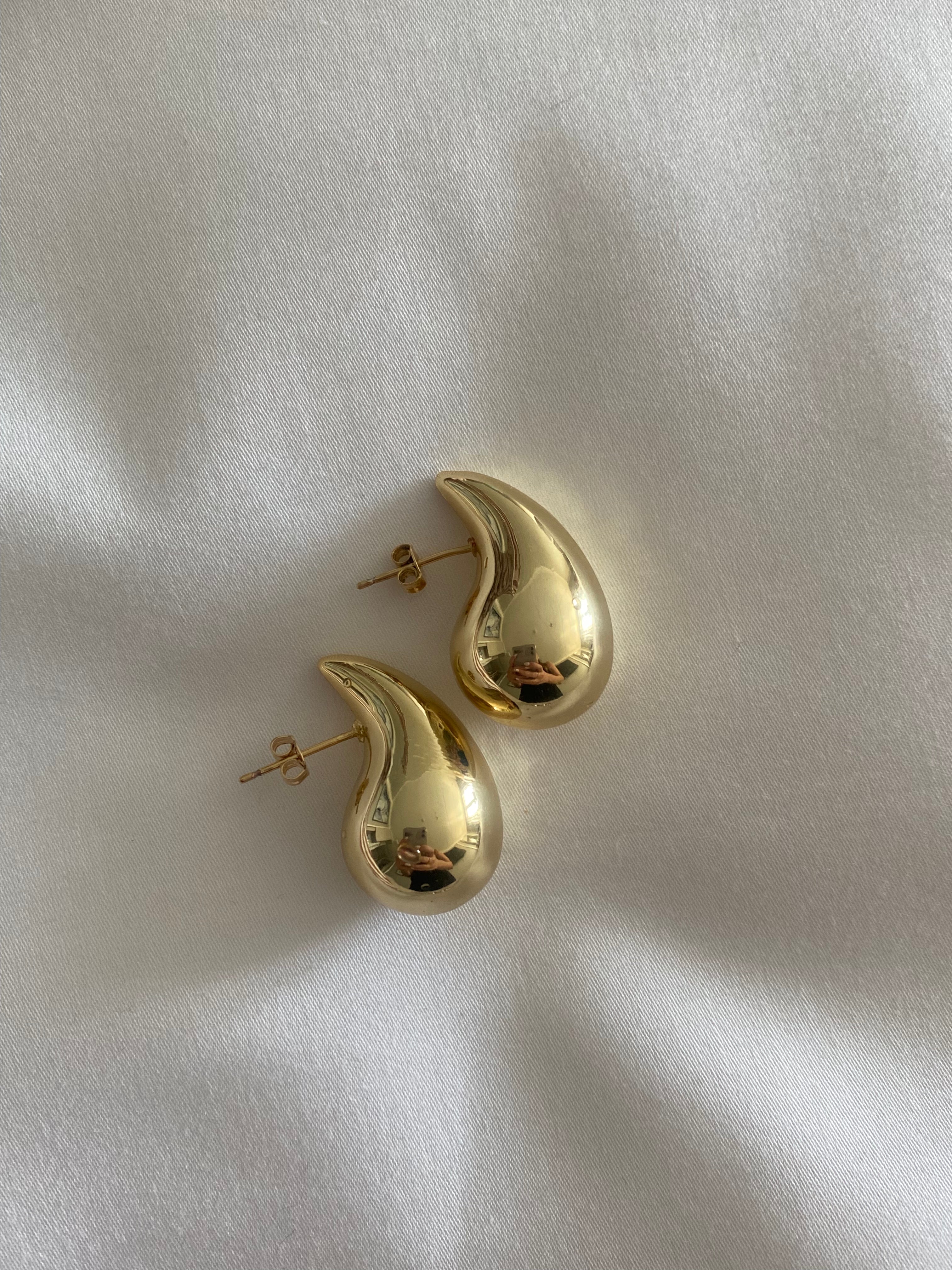 Aria drop earrings