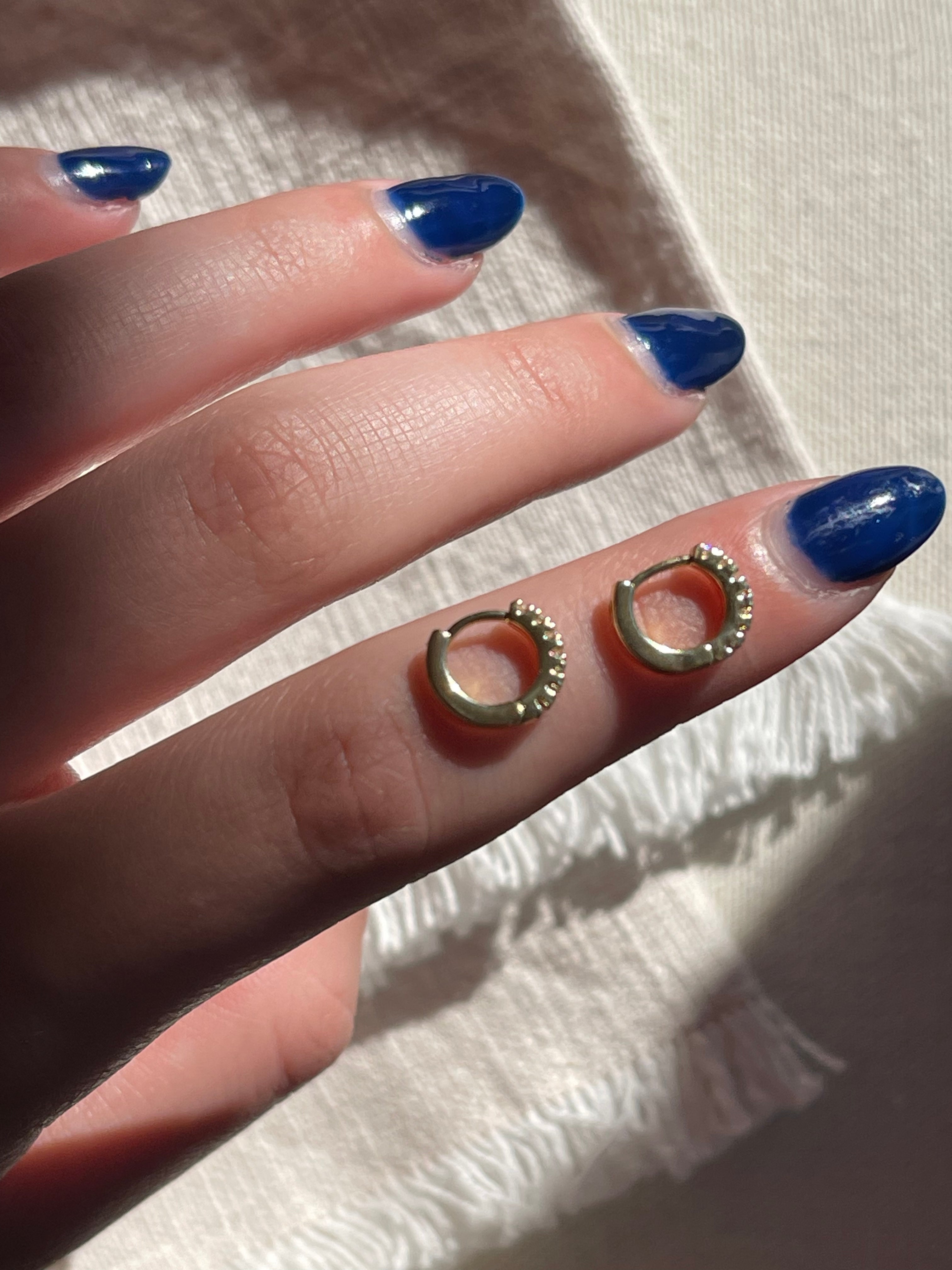 Alicia hoops