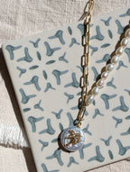 Palms & pearls necklace