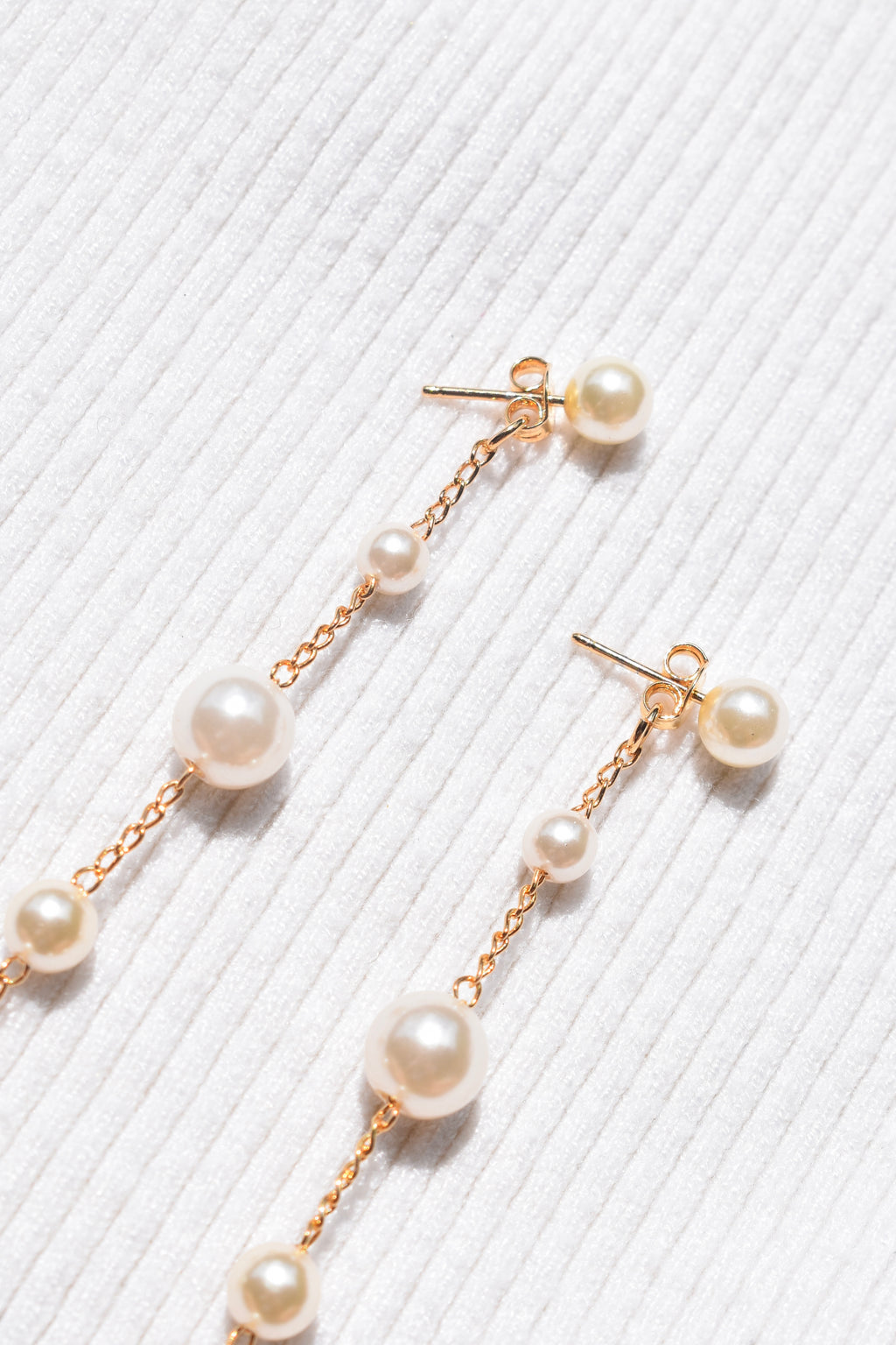 Elara Pearl Dangle Earrings