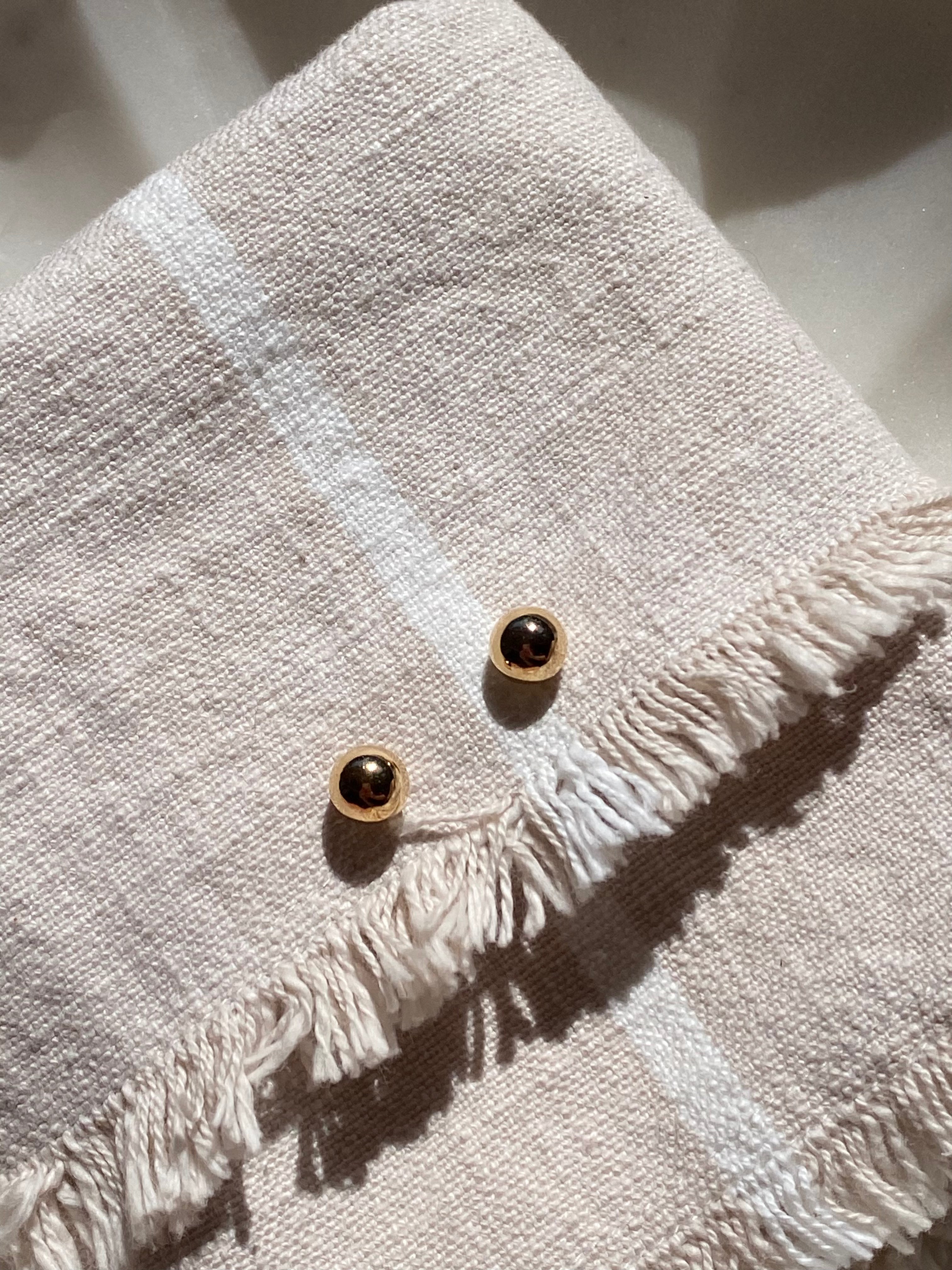 Classic gold studs