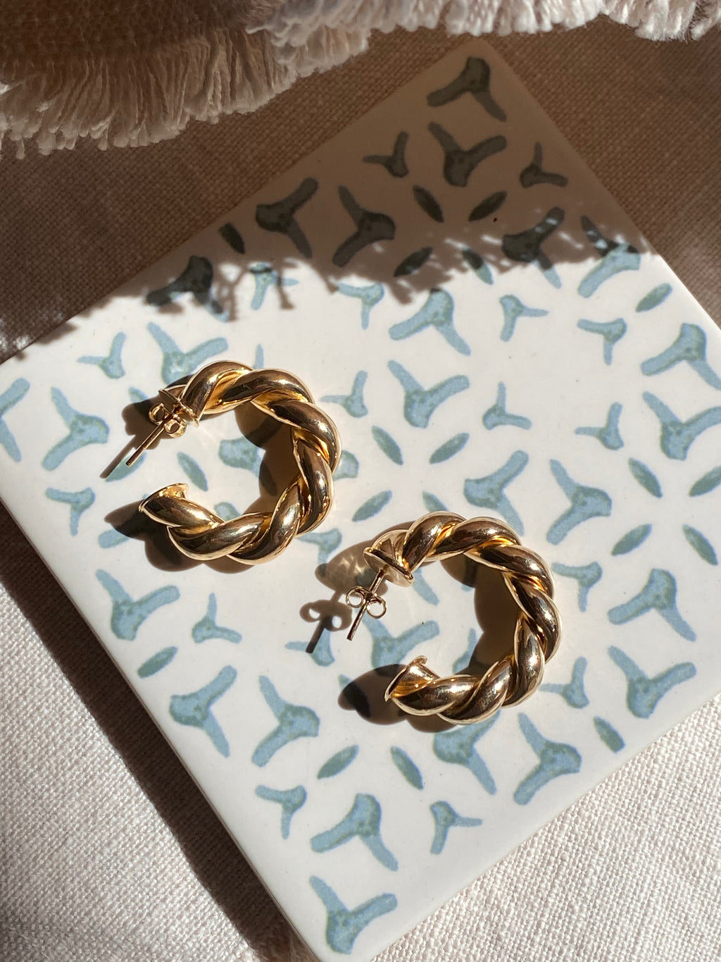 Rachel hoops