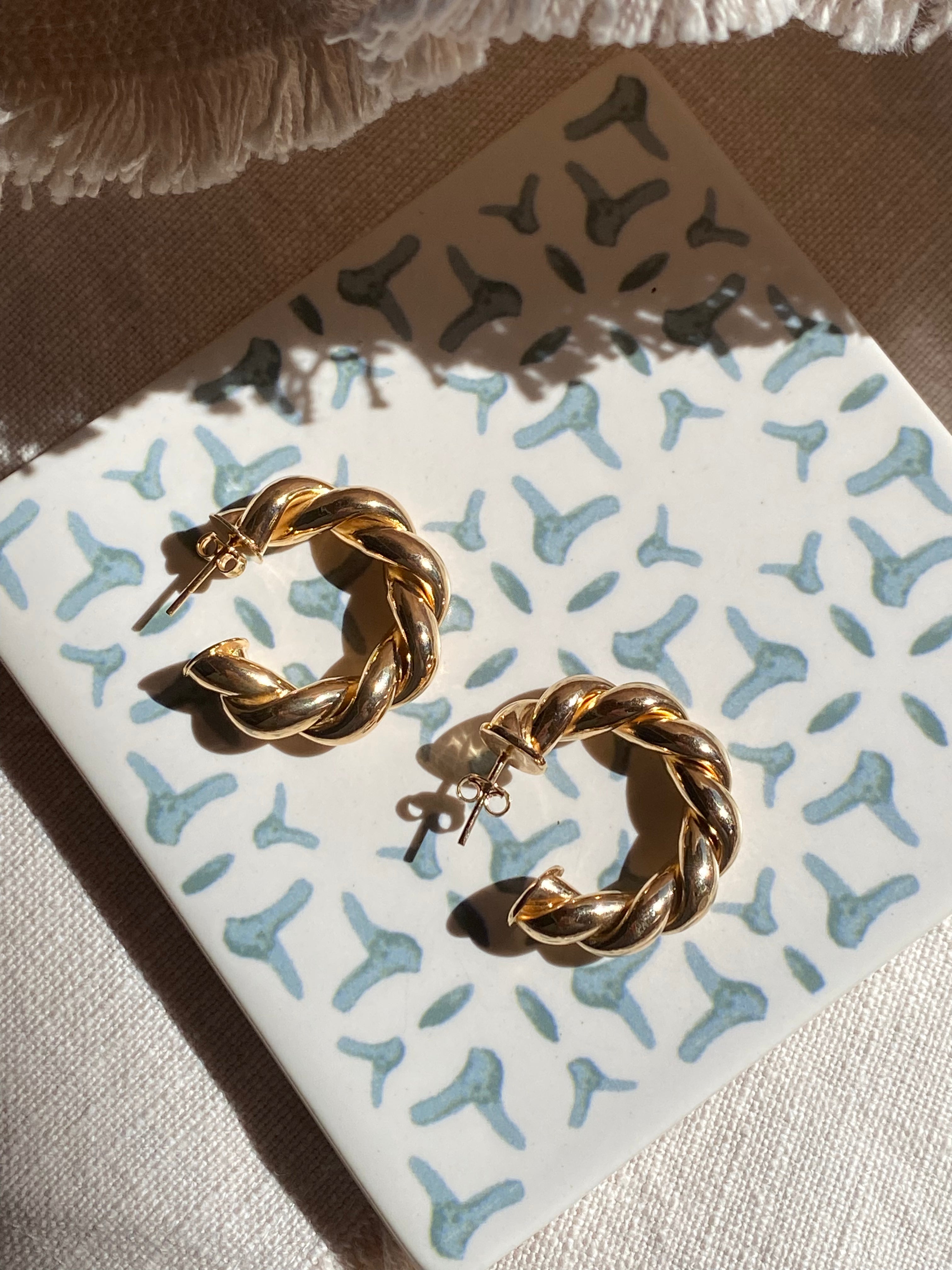 Rachel hoops