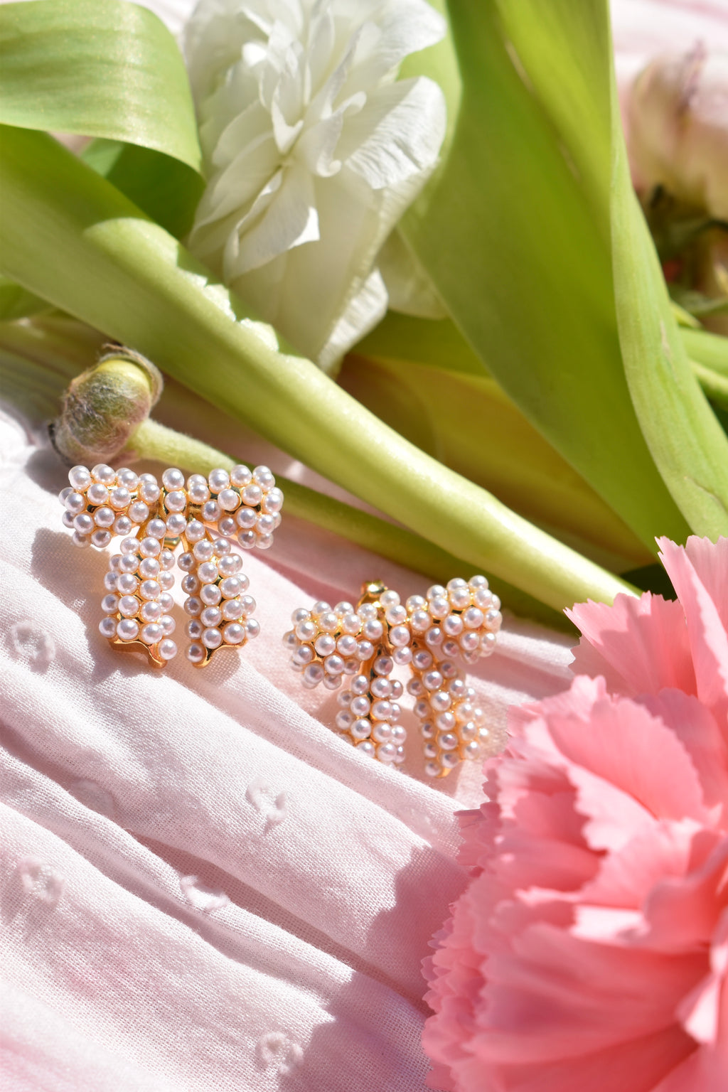 Fawn Bow Pearl Studs