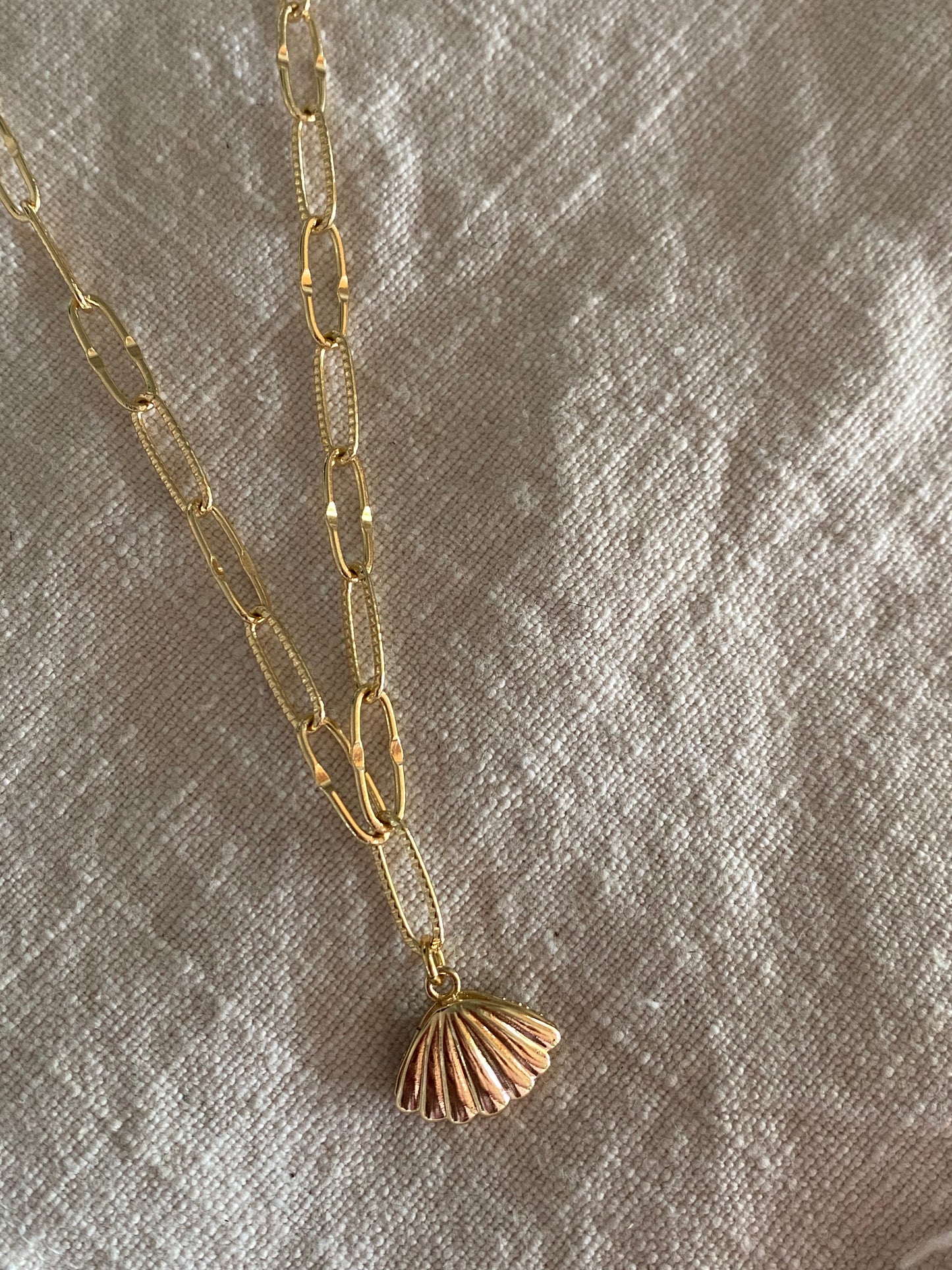 Beach club necklace