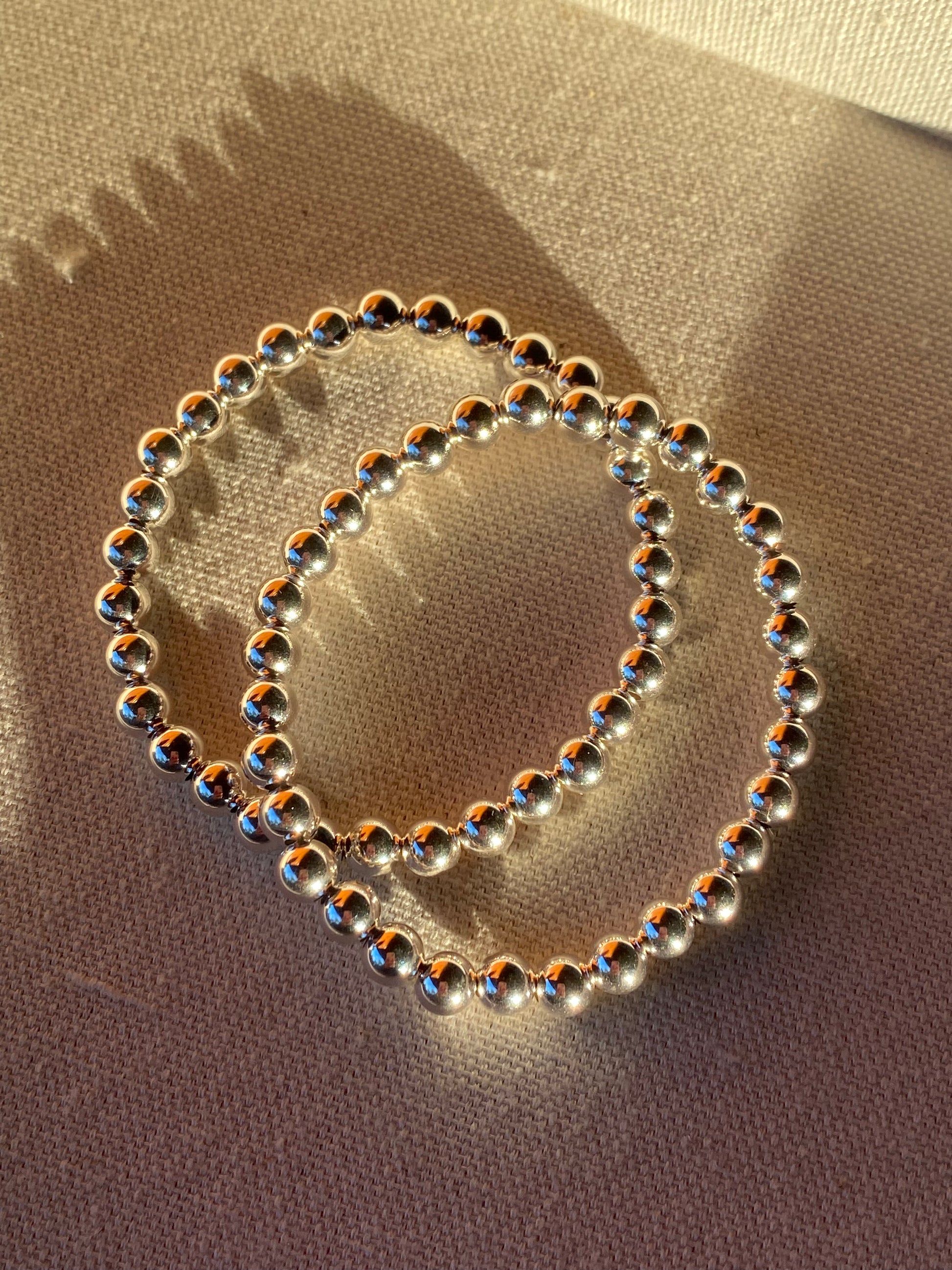 Gold bracelet 2025 on emi