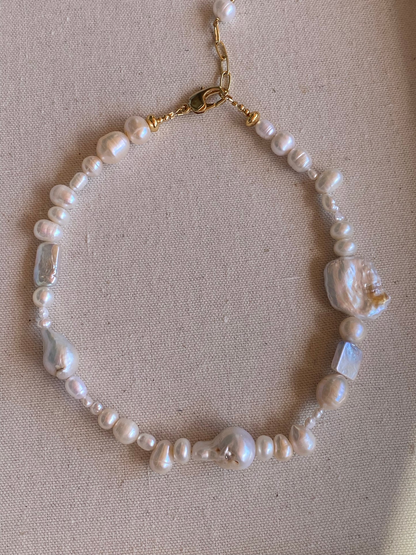 Magnolia necklace